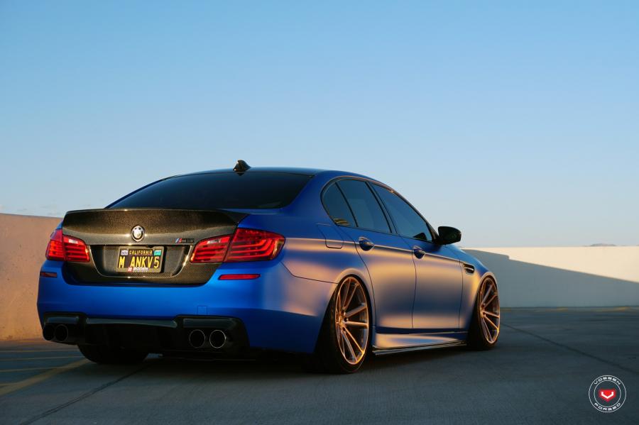  BMW M5 on Vossen Wheels (CG-203) 2017 года  (фото 10 из 24)